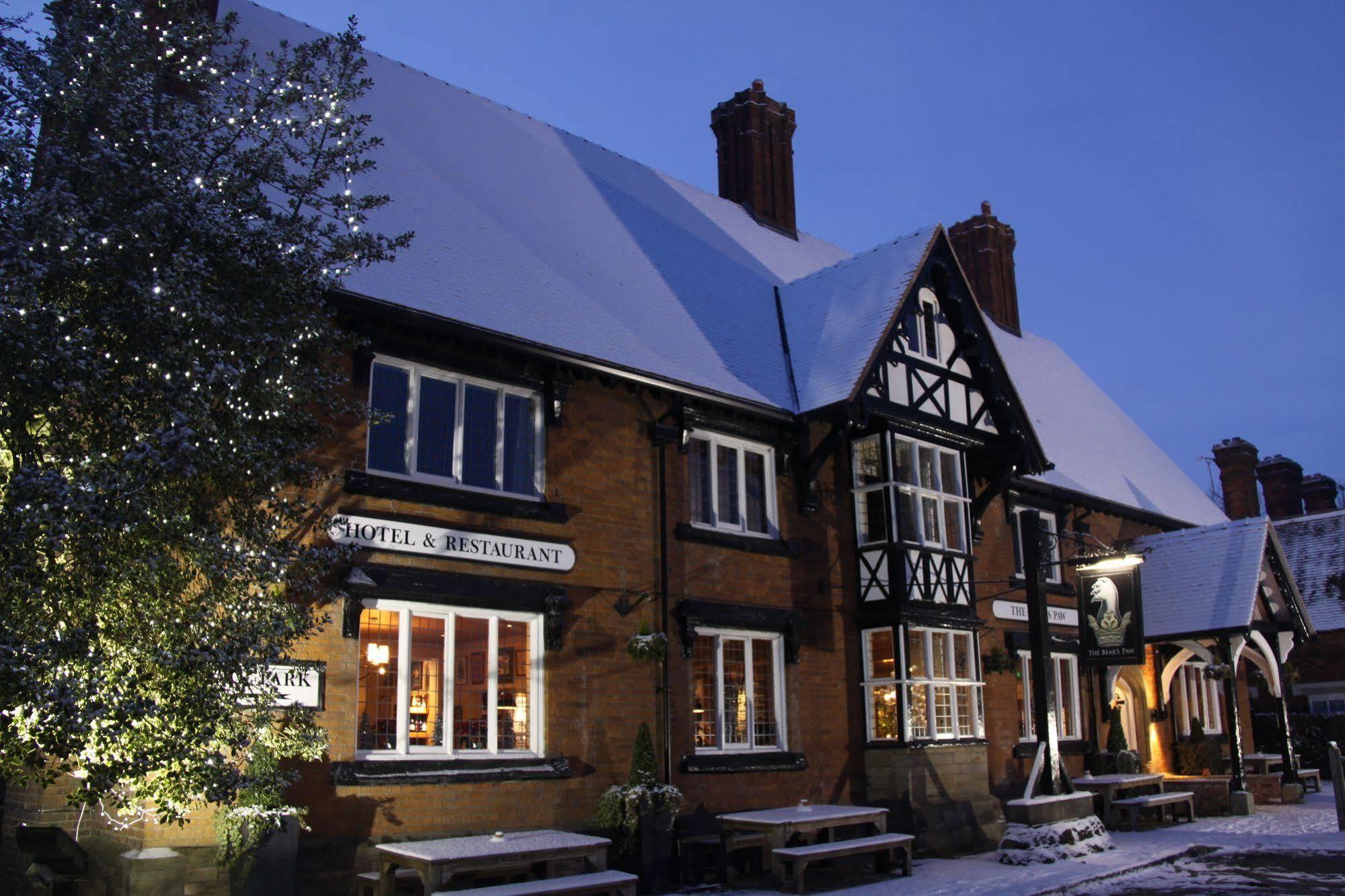 فندق بيرز باو إن Warmingham المظهر الخارجي الصورة The White Swan Hotel